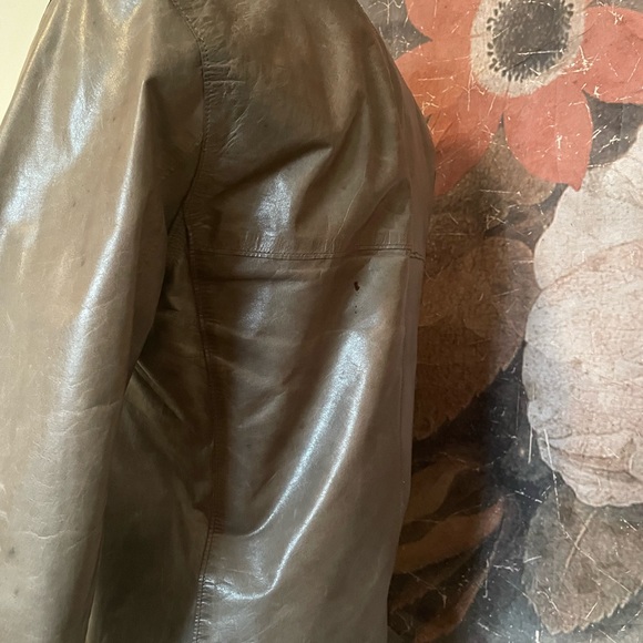 Leather jacket - Picture 3 of 7